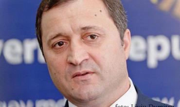 Filat spune că trebuie să fie identificate soluţii pentru a asigura cetăţenii cu o guvernare stabilă. 