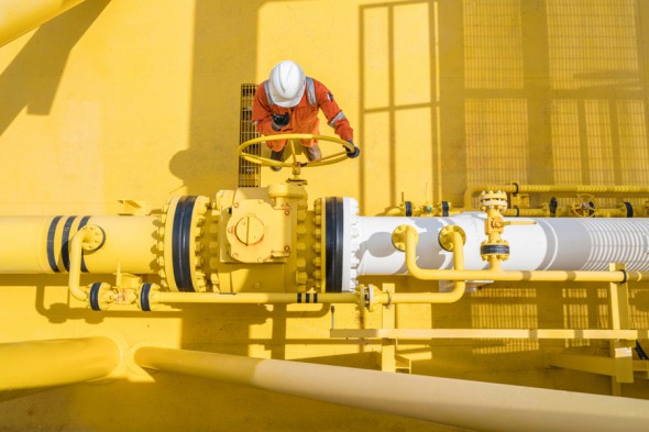 Цены мартовских фьючерсов на газ в Европе в первые минуты торгов выросли на 10-14%.