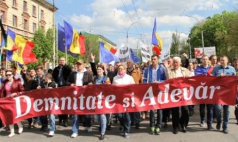 Petrenco a fost învinuit în mai multe rânduri că este cel care controlează mișcarea Antifa. Foto: basarabia.md