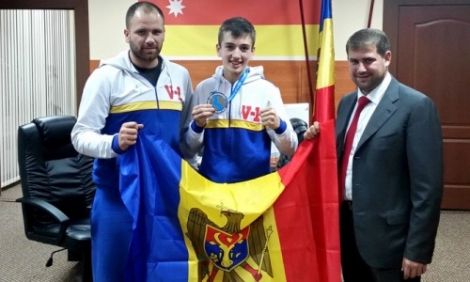 Мэр Оргеева Илан Шор наградил чемпиона мира по боевым искусствам.
