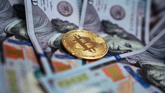 Самая популярная в мире криптовалюта биткоин (bitcoin) в четверг дорожает, аналитики ожидают продолжения роста ее стоимости.