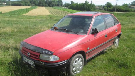 Doi bărbaţi din Drochia, reținuți pentru furt de autoturisme. Foto: igp.gov.md