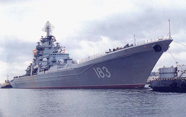 В Баренцевом море, на Балтике и в Приморье идут военные учения - корабли Северного флота отбили "атаку" противника.