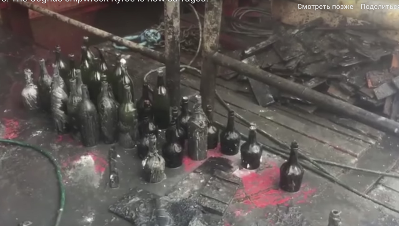 В Балтийском море нашли 900 бутылок "царского" алкоголя.