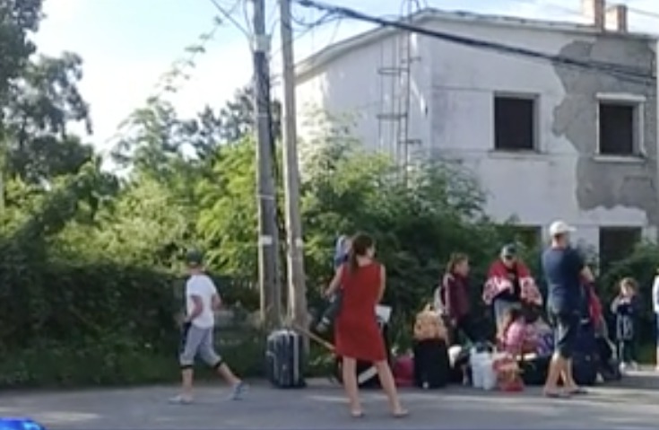 Пассажиры застряли на таможне из-за отсутствия документов у водителя.
