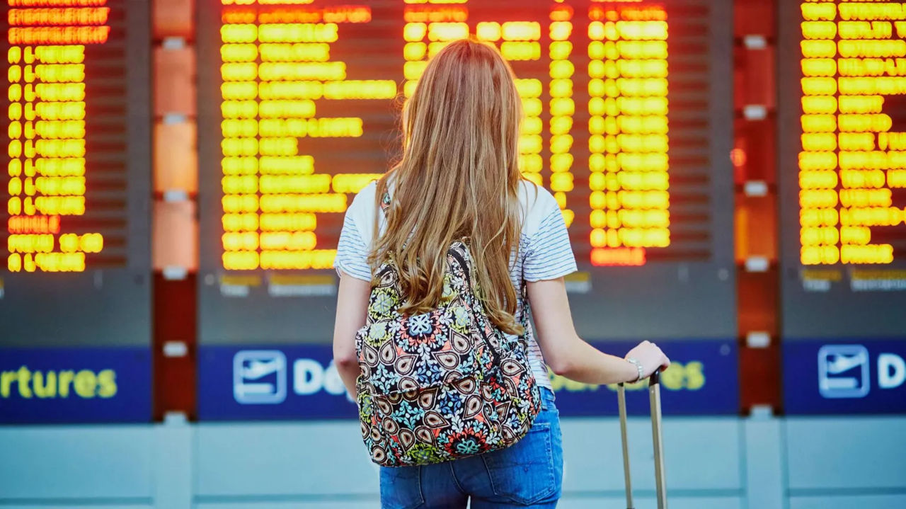 Companiile aeriene europene reduc prețurile la bilete pentru a calma turiștii.