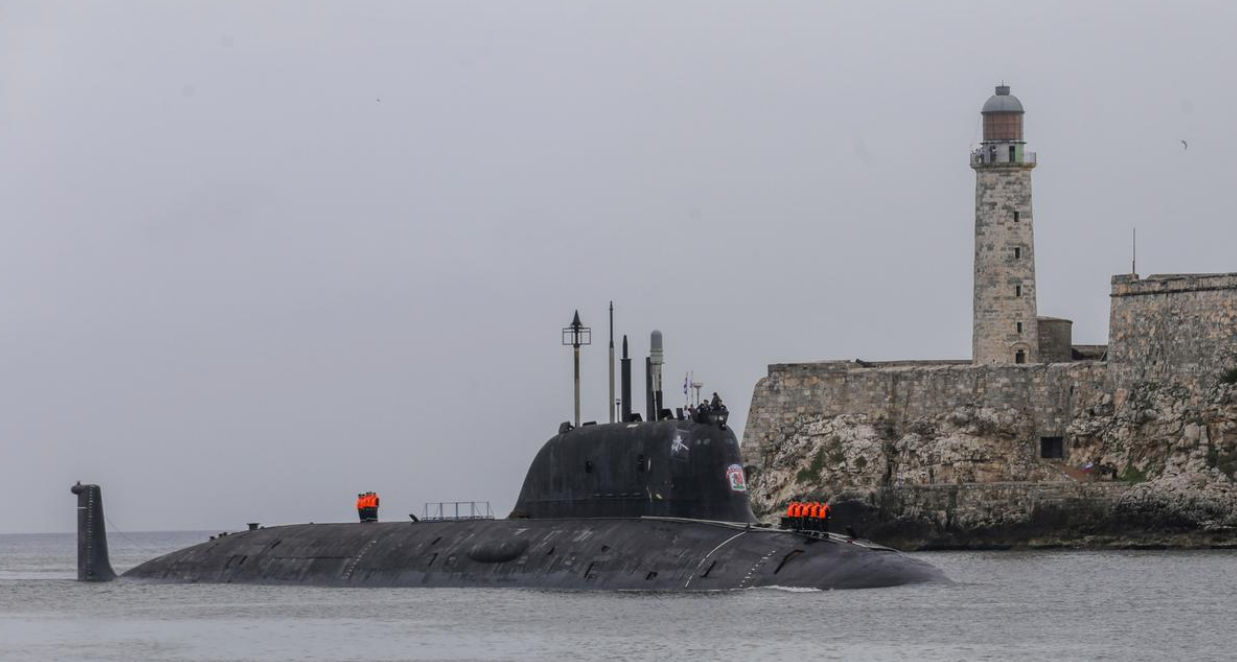 На Кубу прибыли атомная подлодка и военные корабли России.
