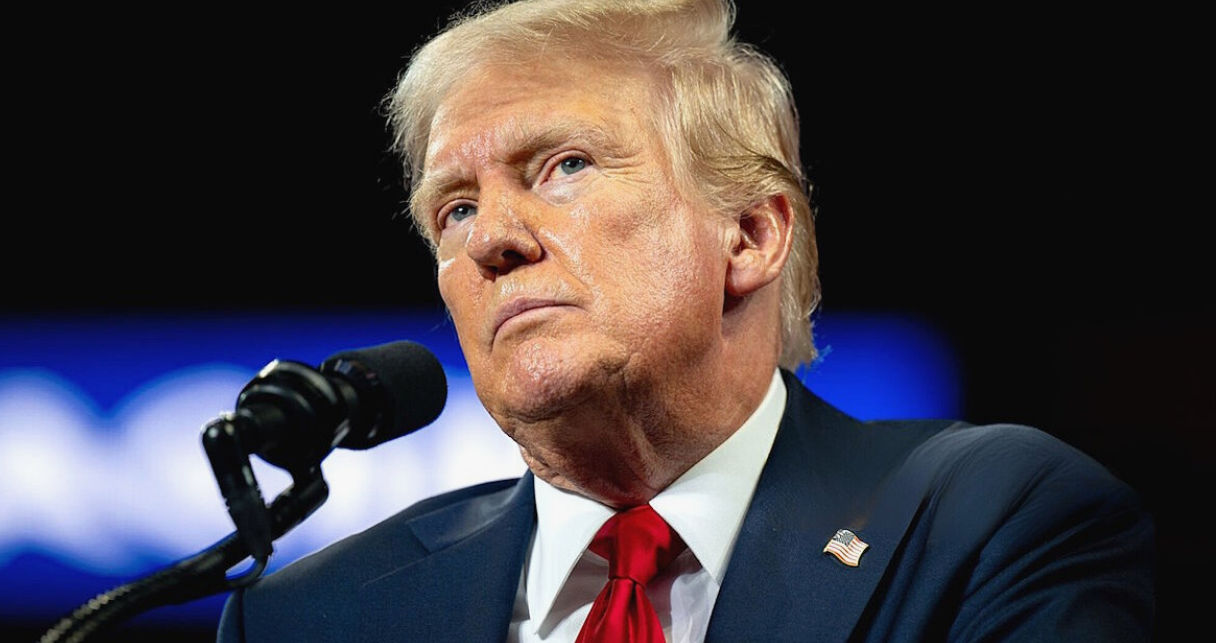 Трамп подал в суд на CBS из-за интервью Камалы Харрис.