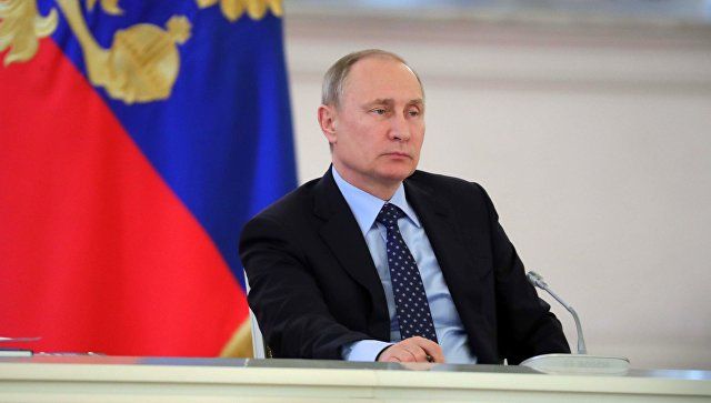 Президент России Владимир Путин поздравил глав стран СНГ по случаю Дня Победы. 