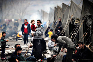 Primul lot de refugiaţi din ţările arabe, alocaţi României, a ajuns în România. Foto: zf.ro