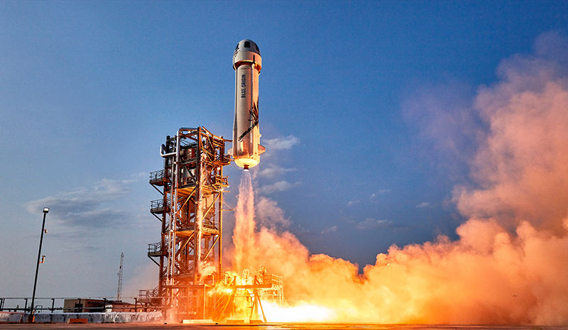 Компания Безоса запустит ракету New Shepard для демонстрации технологии посадки на Луну.
