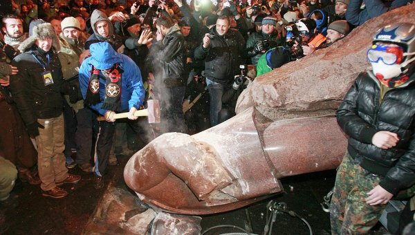 Молодой человек, бросивший в кортеж канцлера Германии коктейль Молотова, осужден на 13 лет лишения свободы. Приговор вынесен судом Рышкановки.