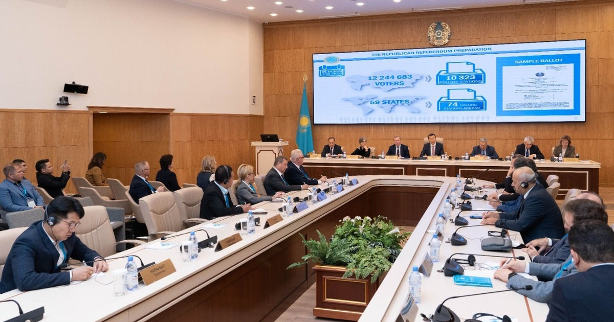 Делегация ЦИК Молдовы наблюдает за референдумом в Казахстане.