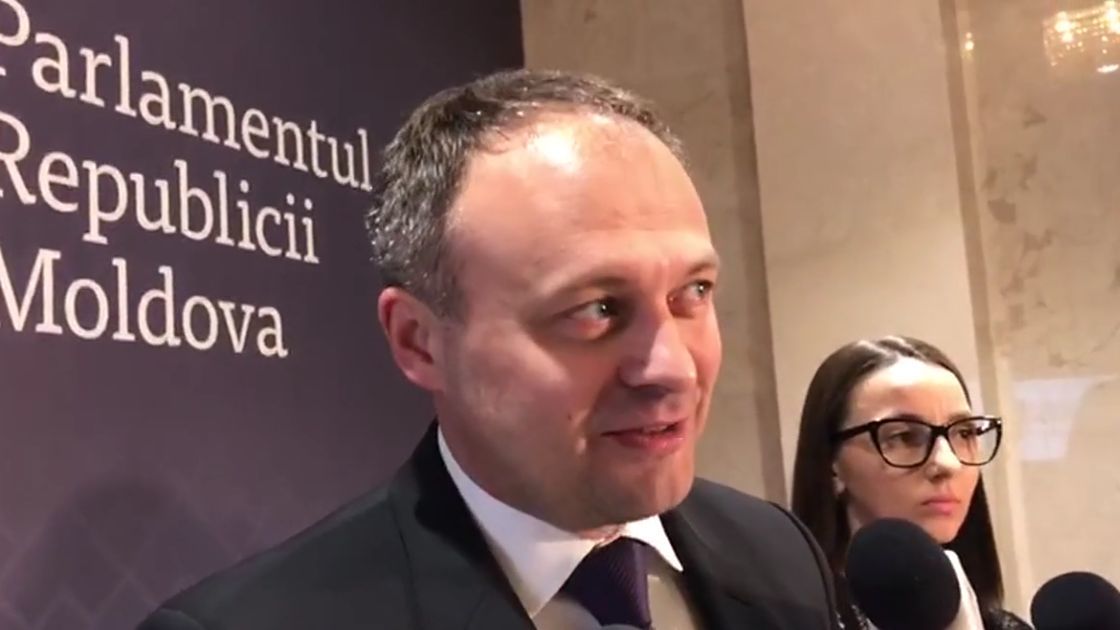 Демократ Андриан Канду.