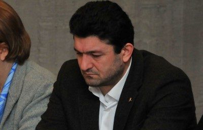 Ex-deputatul comunist Iurie Muntean ar intenționa să revină în politică, candidînd la alegerile primarului capitalei din 14 iunie 2015 din partea unei formațiuni de stînga.