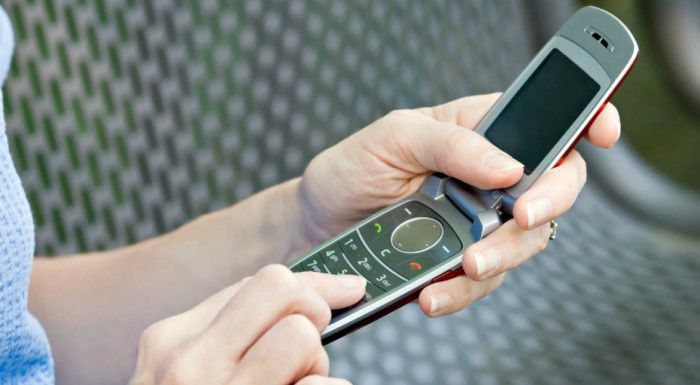 LG vine și cu un design învechit, dar care o să ne trimită puțin în melancolie.