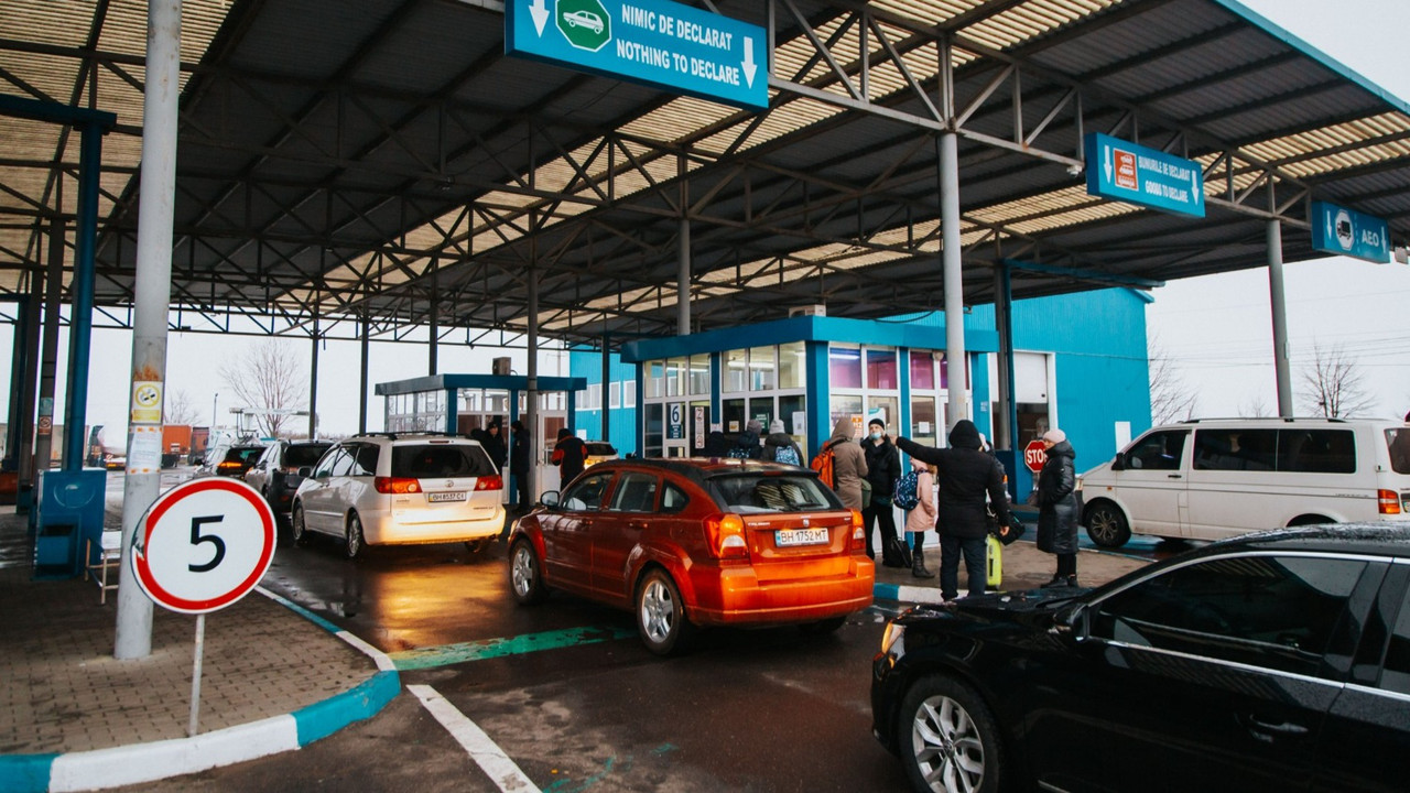 С начала войны в Молдову въехало более 28 000 авто из Украины.