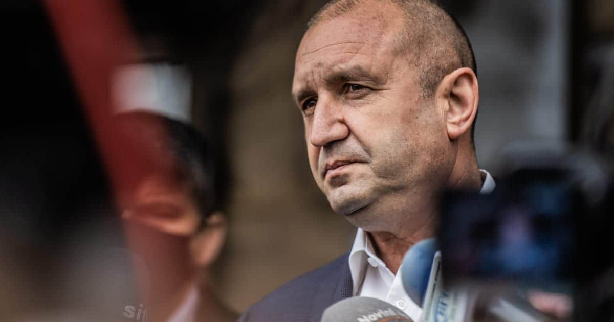 Президент Болгарии сорвал встречу с премьером Черногории, который опоздал на 4 минуты.