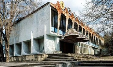 Сертификат, разрешающий строительство на месте кафе Guguță, отозван.