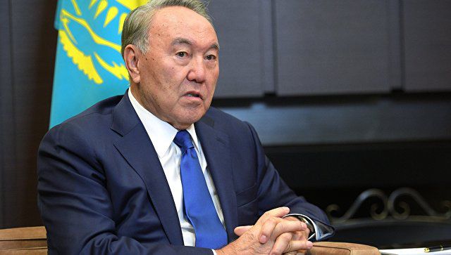 Чтобы обеспечить перевод алфавита, президент распорядился утвердить новый алфавит казахского языка, состоящий из 32 букв.