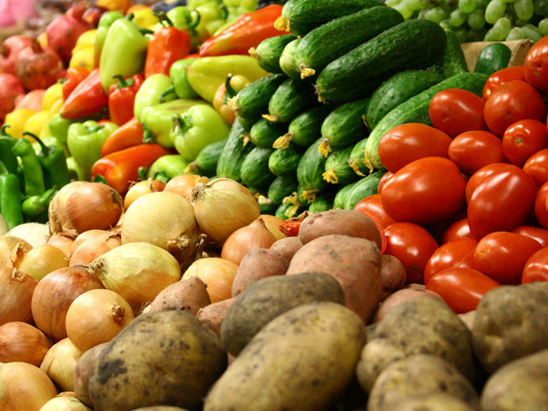 Provocarea de a asigura hrană adecvată, bogată în nutrienți, pentru o populaţie a lumii în continuă expansiune este una descurajatoare, în special din cauza limitării unor resurse-cheie precum apa şi terenul agricol.