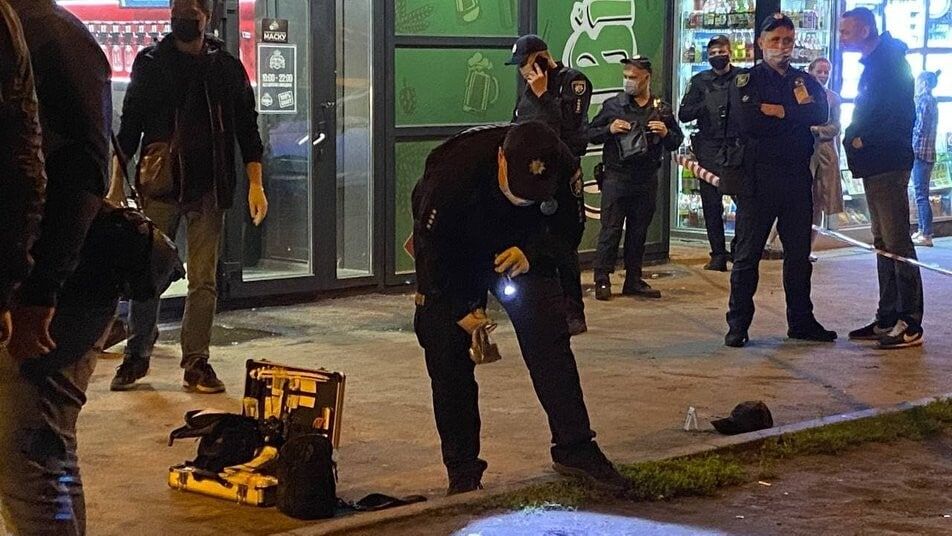 На Украине в толпу бросили гранату, есть пострадавшие.