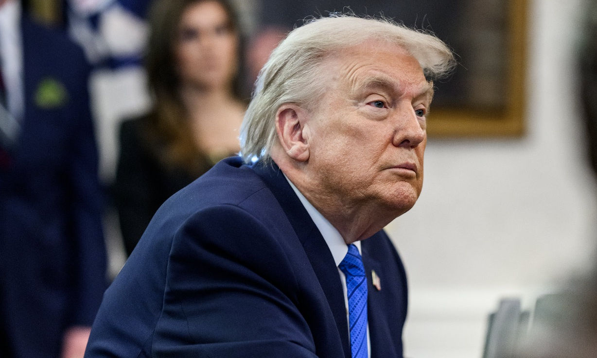 Trump ia în considerare trimiterea unei a doua armade de nave în Iran.