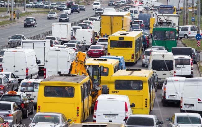 Цены на бензин в Украине приостановили рост, автогаз дорожает.