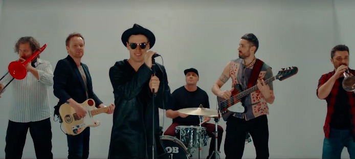 Группа Zdob și Zdub представляет новую песню - "Balkana Mama". 