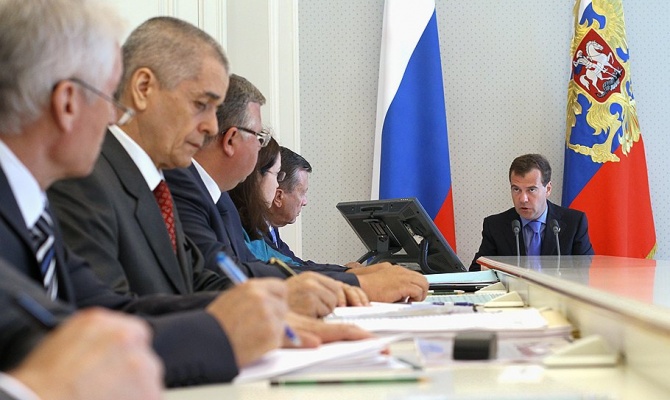 По словам Медведева, Онищенко будет работать помощником председателя правительства. Фото: news.mail.ru