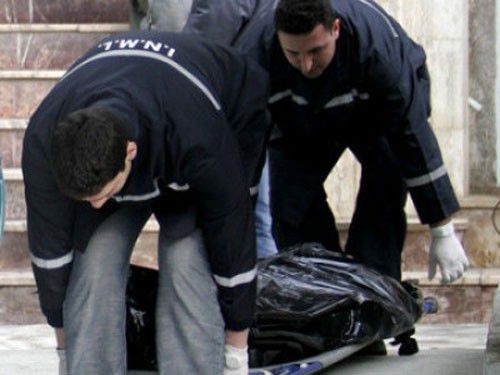 Vecinii decedatului au chemat oamenii legii pentru ca ar fi simtit un miros neplacut. Foto: ProTV.md