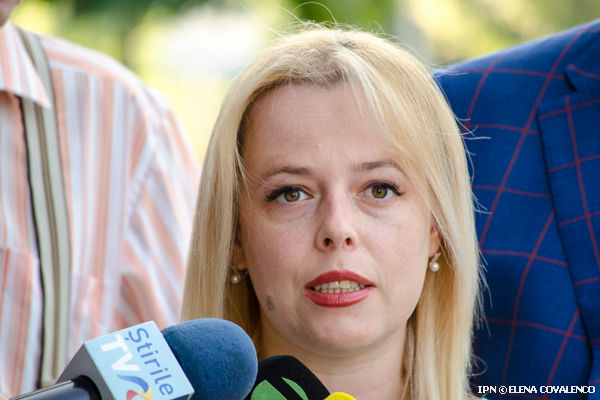 Ana Ursachi susţine că este hărţuită din considerente politice.