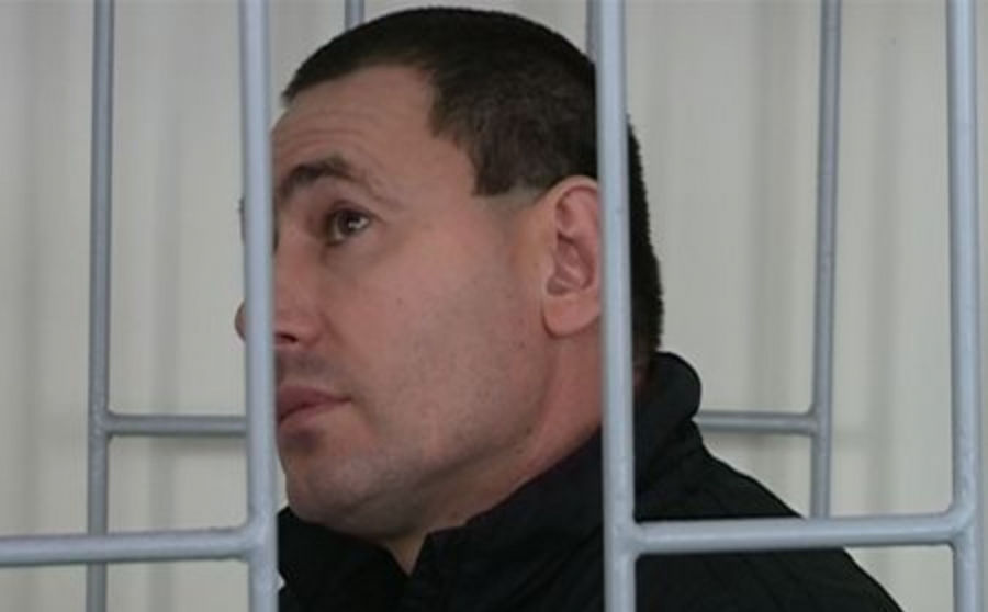 Шолтояну остается под предварительным арестом в тюрьме.
