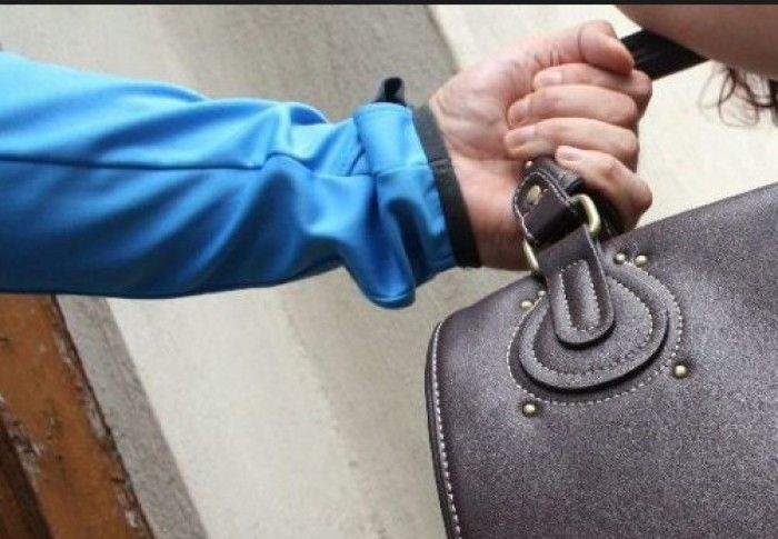 O femeie a fost furată de 92.000 de lei pe care îi luase în credit. Foto: evz.md 