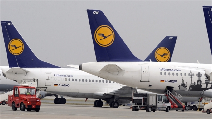 Lufthansa отменила почти все рейсы, запланированные на понедельник, 22 апреля.