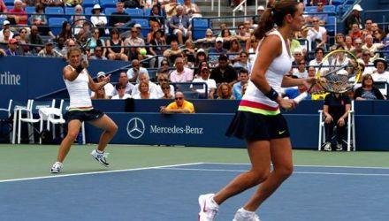 Errani şi Vinci au învins în finală, cu scorul de 6-4, 6-2, cuplul ceh Andrea Hlavackova/Lucie Hradecka, cap de serie numărul 3.