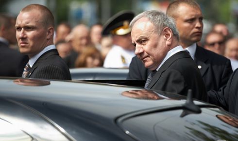 На сегодняшнем заседании парламента присутствовал президент Республики Молдова Николай Тимофти.