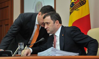 Речан обладает достаточным образованием и и необходимой квалификацией для исполнения должности министра, - сказал Влад Филат.