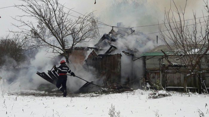 Un bărbat din raionul Fălești a ars de viu în propria locuință. Foto: simbol sura: botosaninews.ro 