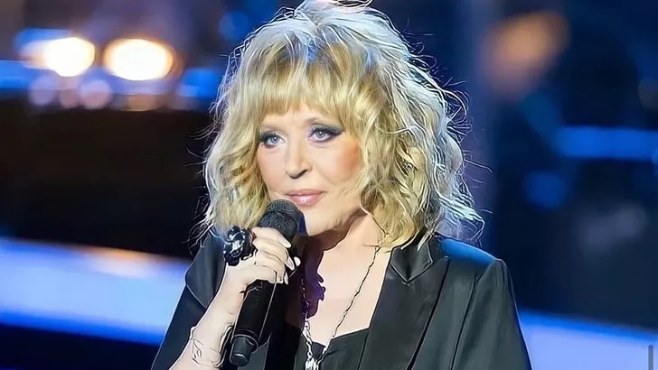 Врач назвал сумму, которую Алла Пугачева заплатила за пластические операции.