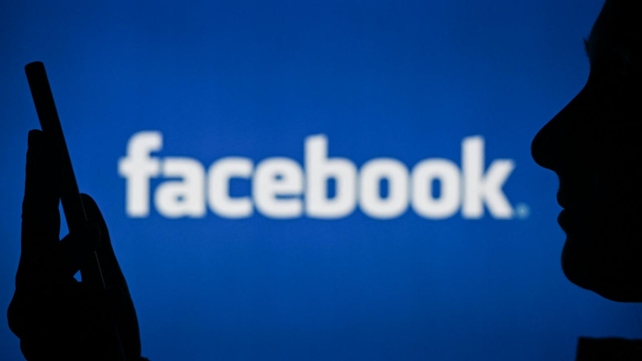 Страница правительства Венгрии в Facebook разблокирует тысячи пользователей.