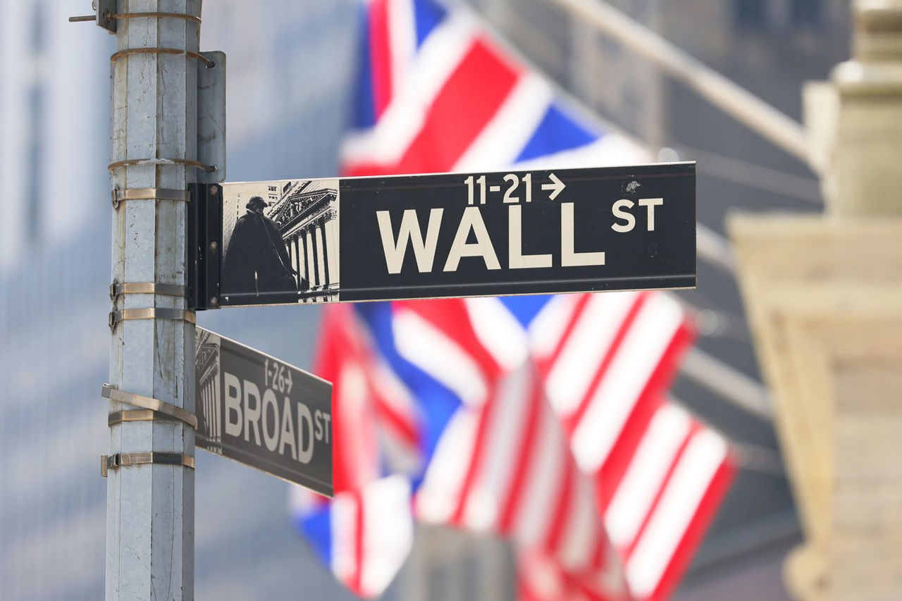 O bancă din China a oferit clienților stagii pentru copiii lor pe Wall Street pentru un milion de dolari.
