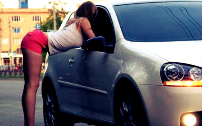 Tânăra în vârstă de 29 de ani, care practica prostituția, a fost prinsă acum câteva săptămâni cu un act de identitate fals.