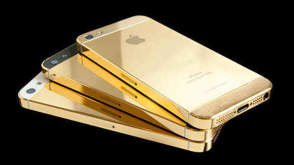 В ОАЭ продают золотые версии iPhone 5S и iPhone 5C с драгоценными камнями по $15 тысяч за штуку.