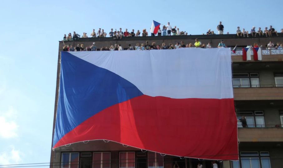 Чехия направила поезда для беженцев к границе между Украиной и Польшей.