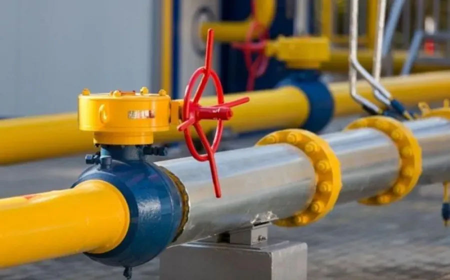 Энергоемкие компании во избежание остановки производства из-за дефицита газа переводят котлы на мазут.