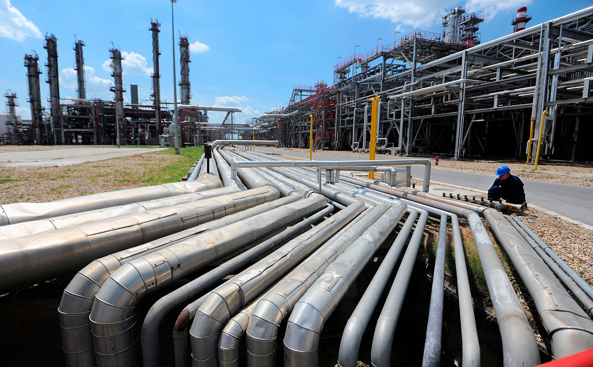 Цена газа в Европе в ходе торгов опустилась ниже $3000 за 1 тыс. куб. м.
