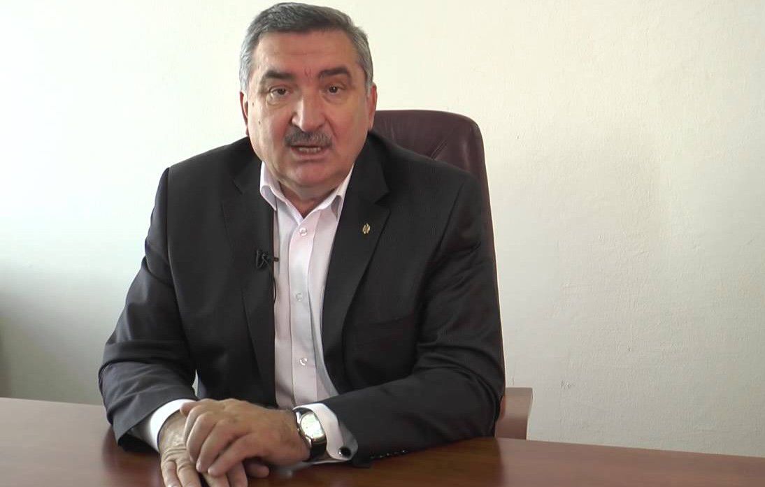 Deputatul PLDM, Vladimir Hotineanu, a declarat că îşi retrage semnătura şi părăseşte majoritatea parlamentară.