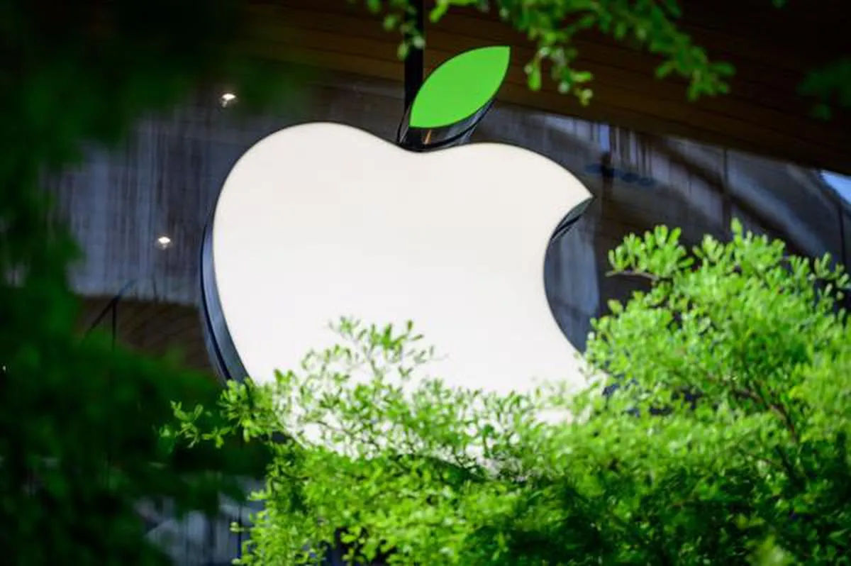 Apple инвестирует еще $200 миллионов в фонд по сокращению выбросов углерода.