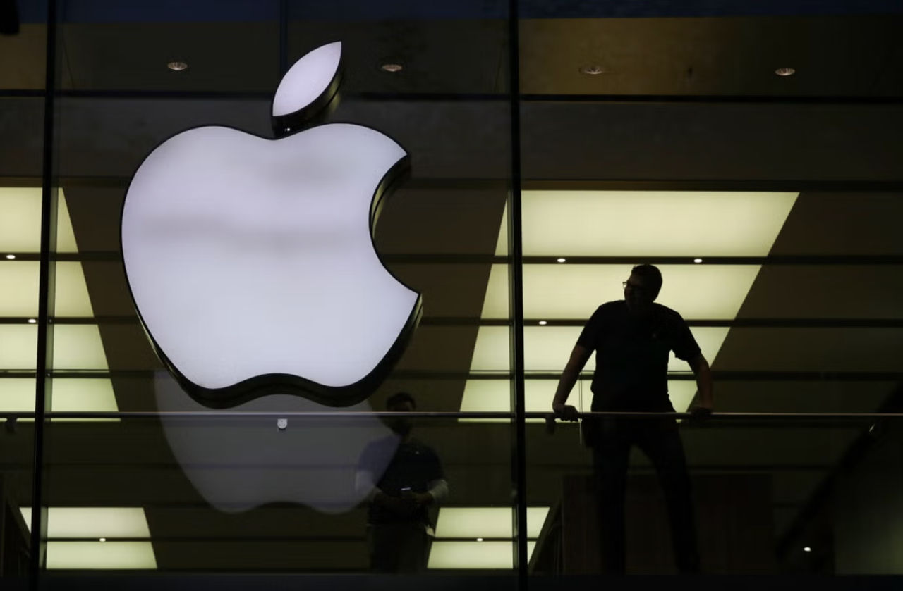 Apple отказала своим сотрудникам в дополнительных льготах.